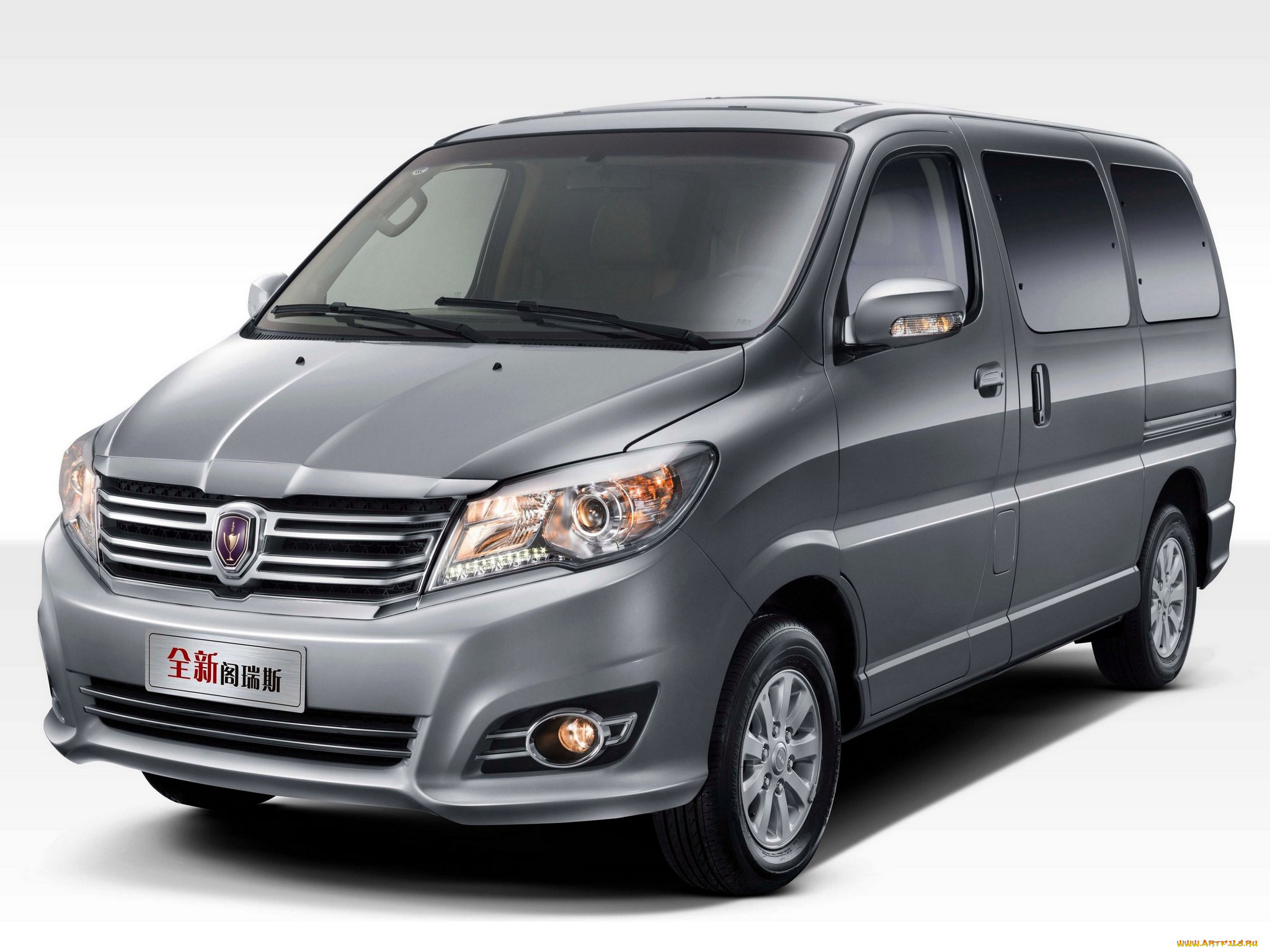 Микроавтобусы из китая. Jinbei Granse 2014. Jinbei Haise (Toyota Hiace). Джинбей минибас. Машина ДЖИМБЕЙ.